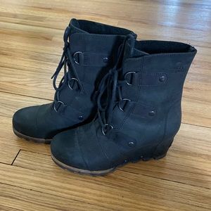 Sorel Joan of Arctic Black Wedge Boot Size 6